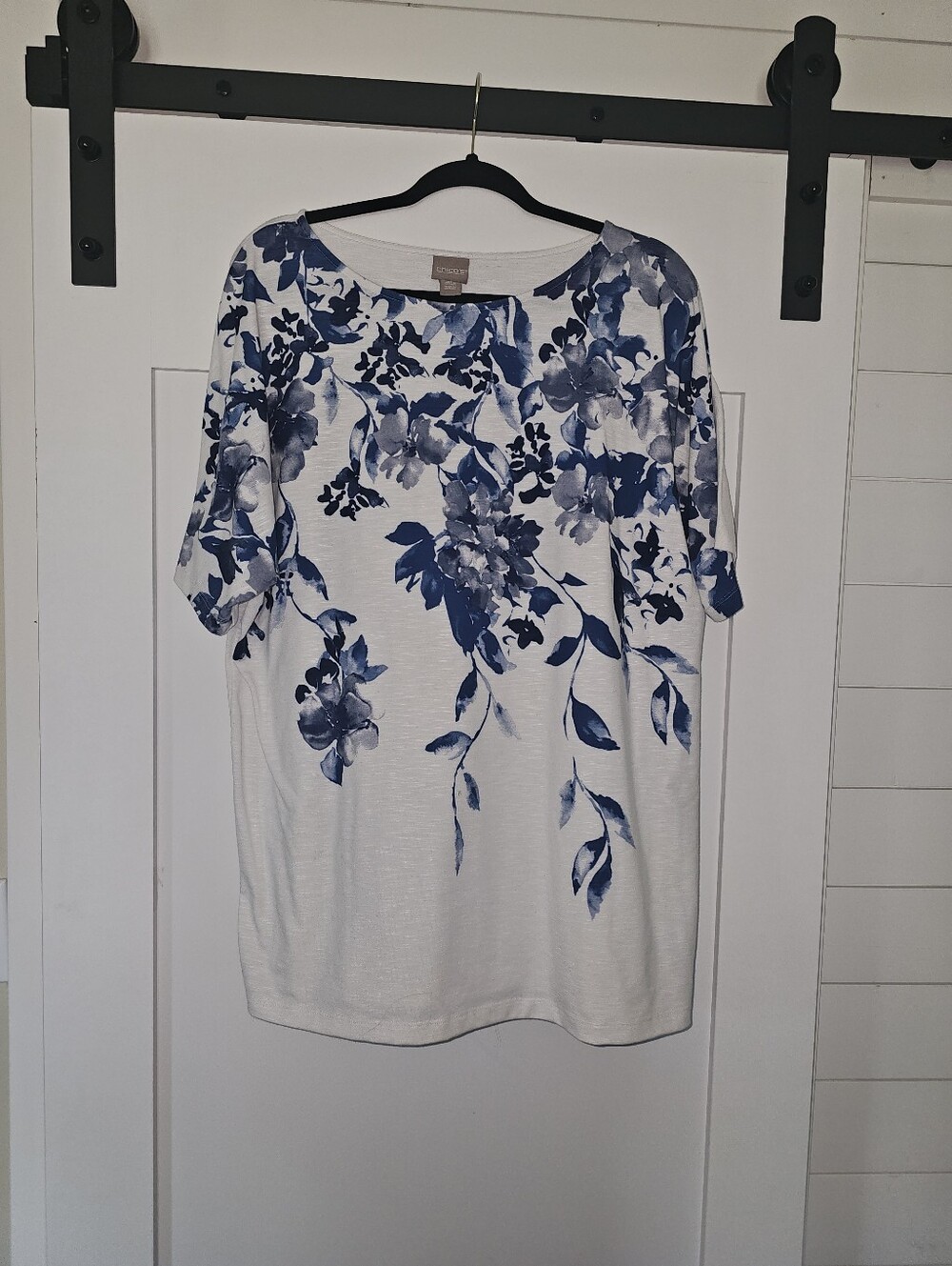 croft & barrow White Short Sleeve Tee with Blue Floral Print